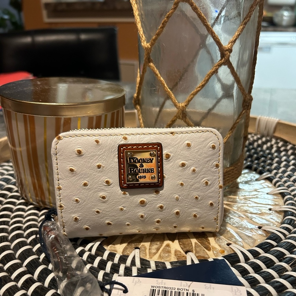 Women's Ostrich Large Zip Around Credit Card Case